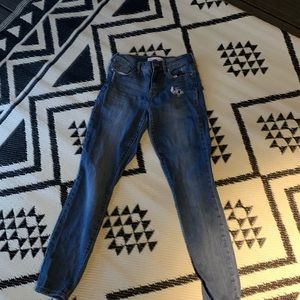 Bullhead distressed jeans